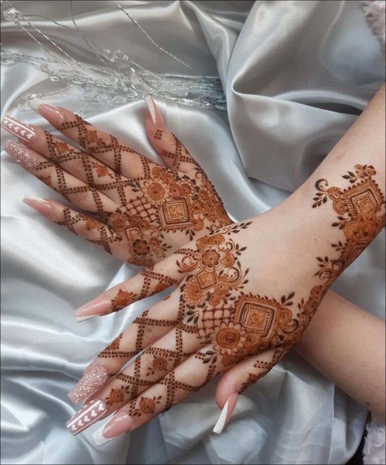 Back Hand Mehndi Design