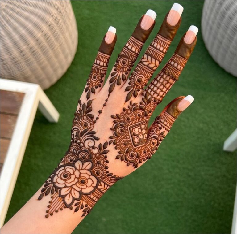Back Hand Mehndi ki Design