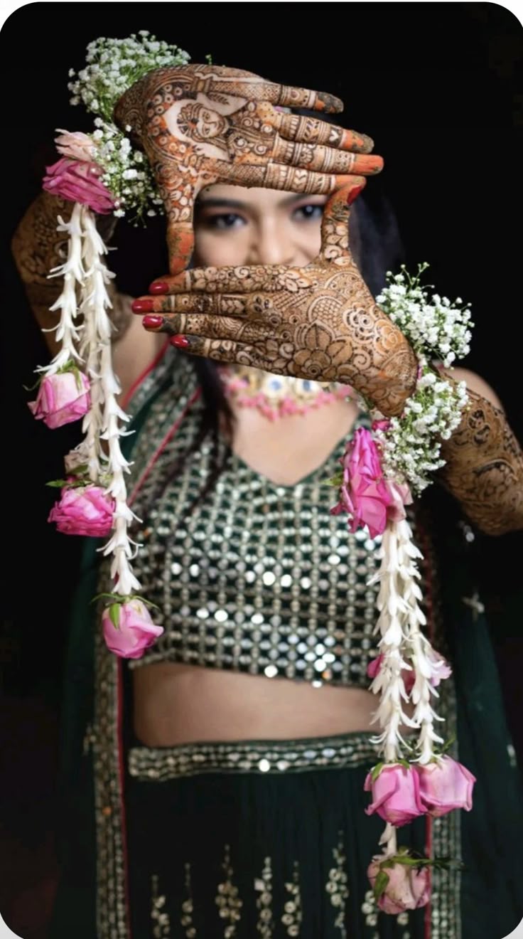 Bridal Mehndi Poses for Girl Bridal Mehndi Poses for Girl