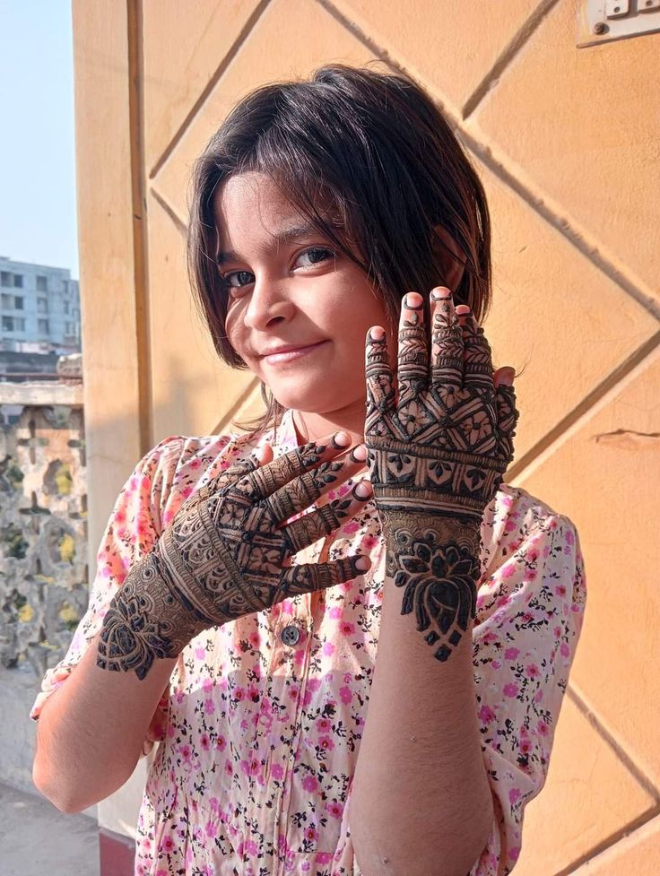 Cute Easy Mehndi Designs for Kids