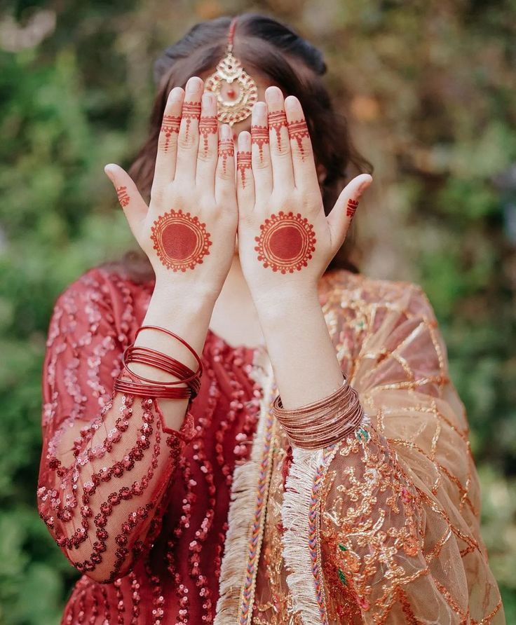 Easy Simple Circle Mehndi Design