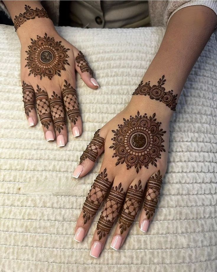Gol Round Mehndi Design Gol Round Mehndi Design