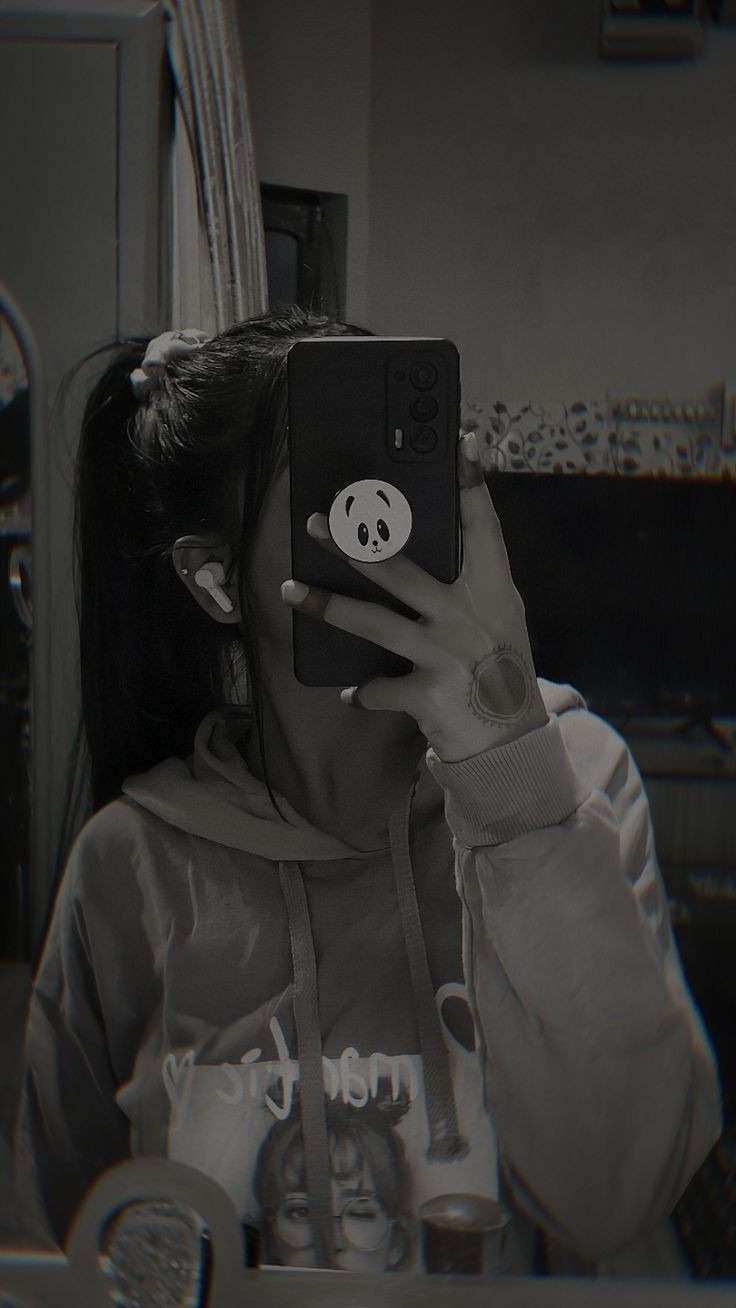 Hot Girl Pic Hide Face