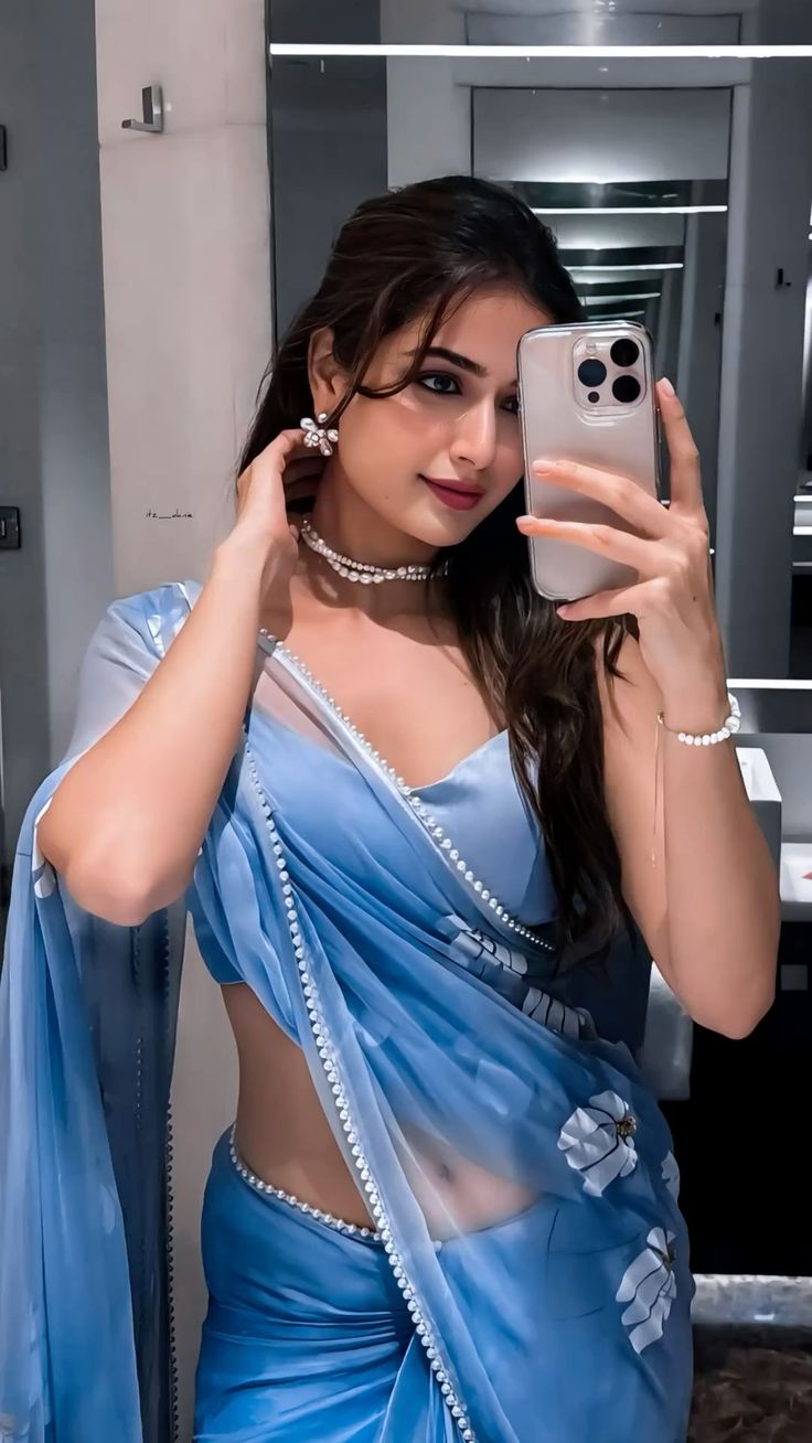 Instagram Alone Girl DP