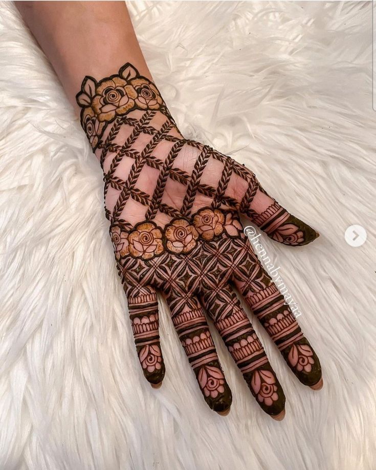 Jaali Front Hand Mehndi Design