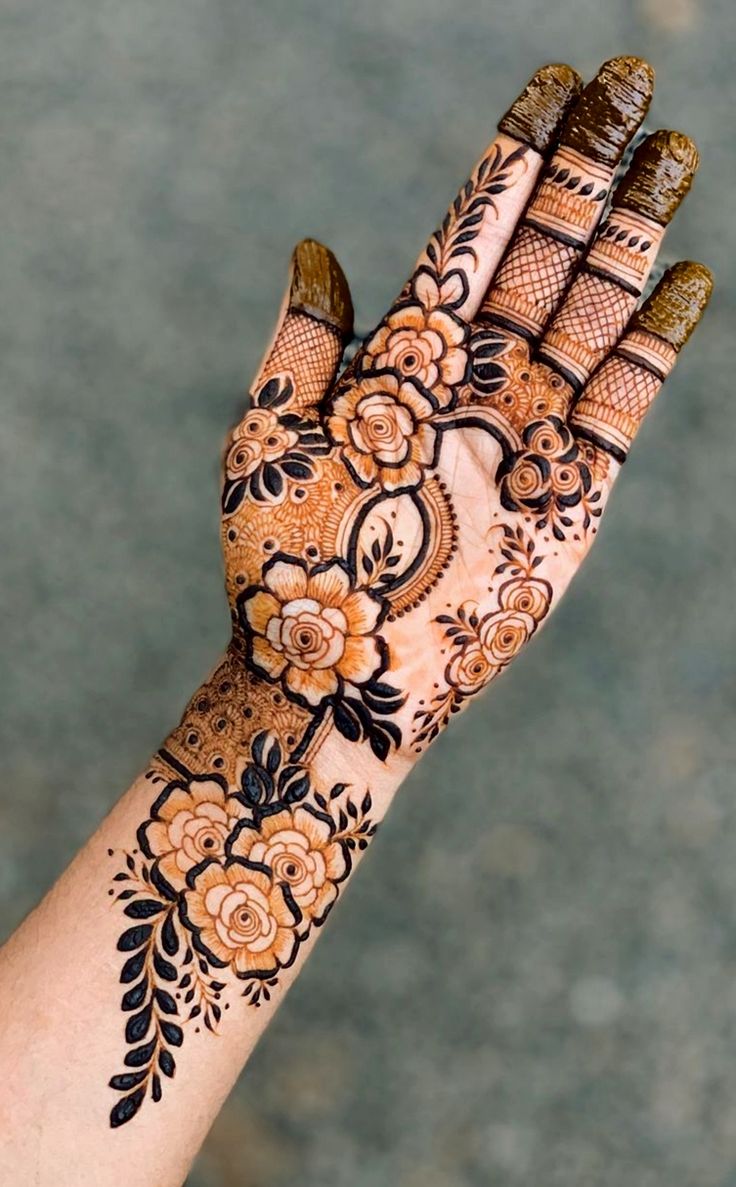 Leaves and Floral Maze Front Hand Mehndi Design