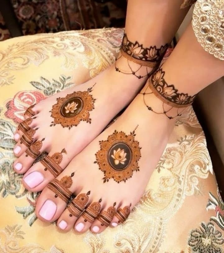 Legs Mehndi Designs Simple