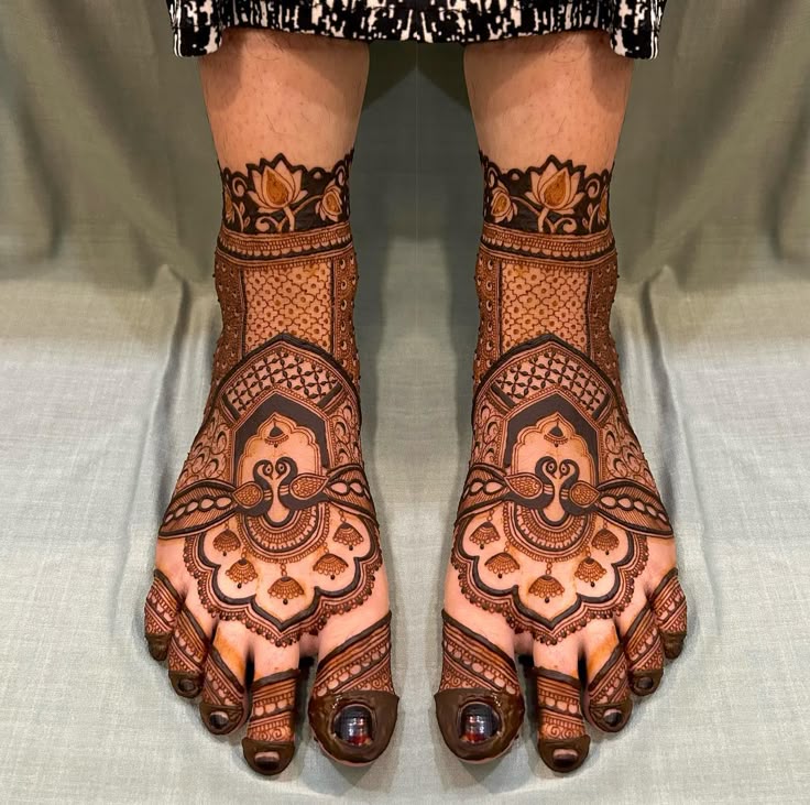 Minimal Feet Mehndi Design Minimal Feet Mehndi Design