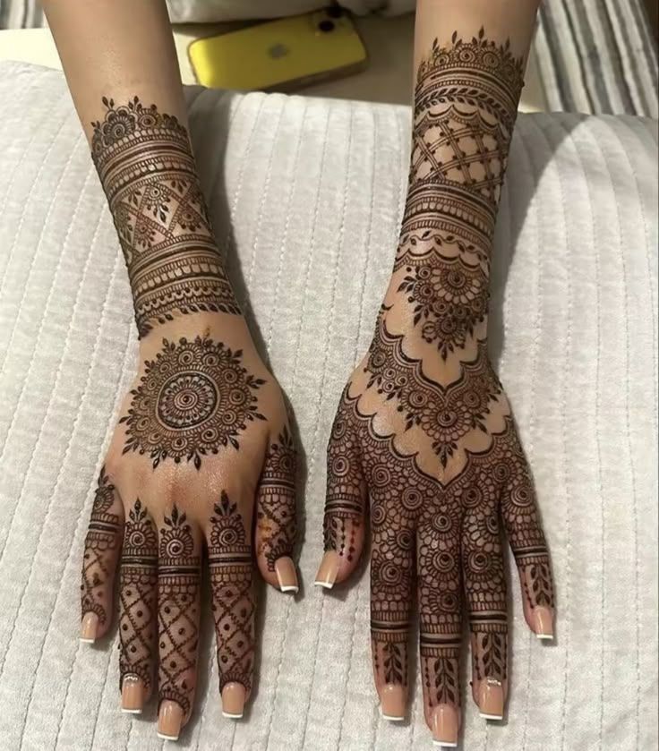 Modern Stylish Mehndi Royal Back Hand Mehndi Design Modern Stylish Mehndi Royal Back Hand Mehndi Design