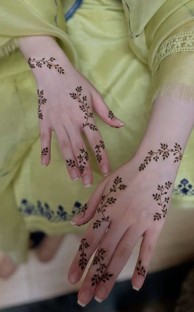 One Line Mehndi Design