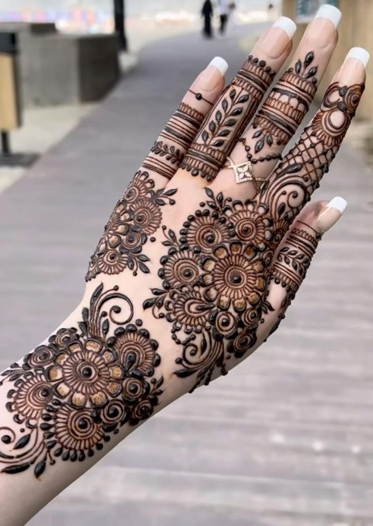 Pakistani Mehandi Design