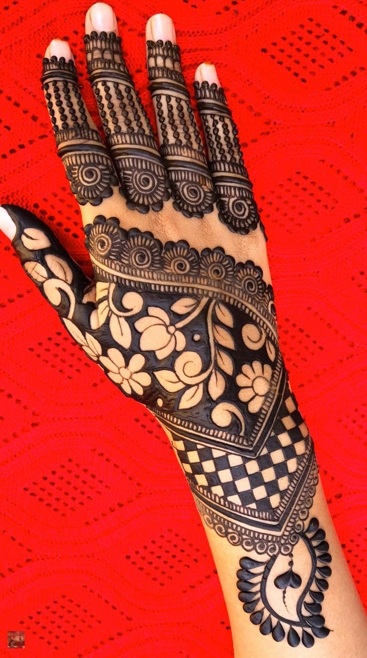 Pakistani Mehndi Design Simple Front Hand
