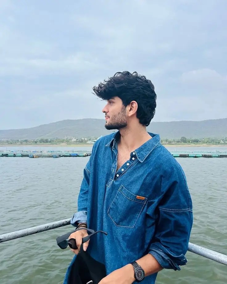 Real Cute Attitude Handsome Boy Pic Real Cute Attitude Handsome Boy Pic