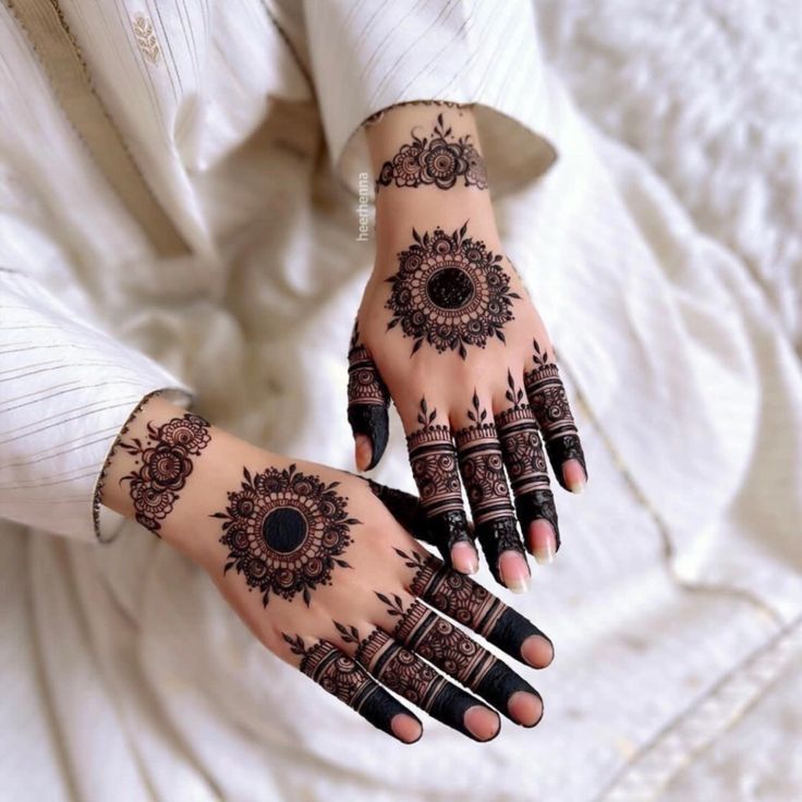 Round Mehndi Design Simple Round Mehndi Design Simple