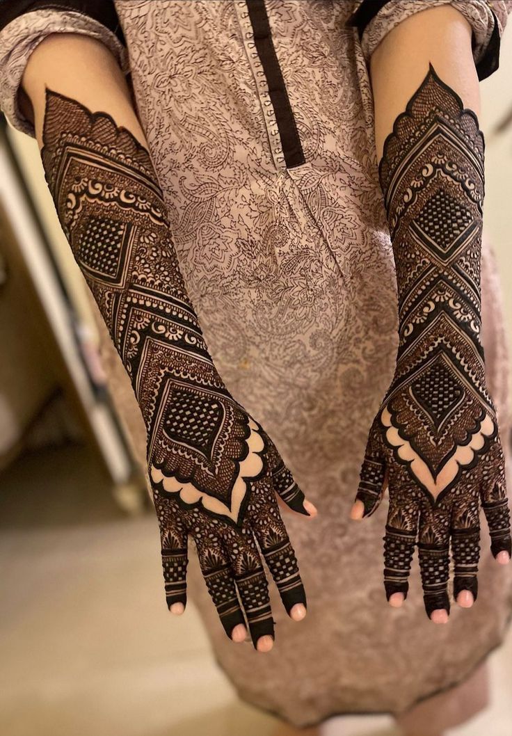 Royal Mehndi Design Back Hand Royal Mehndi Design Back Hand
