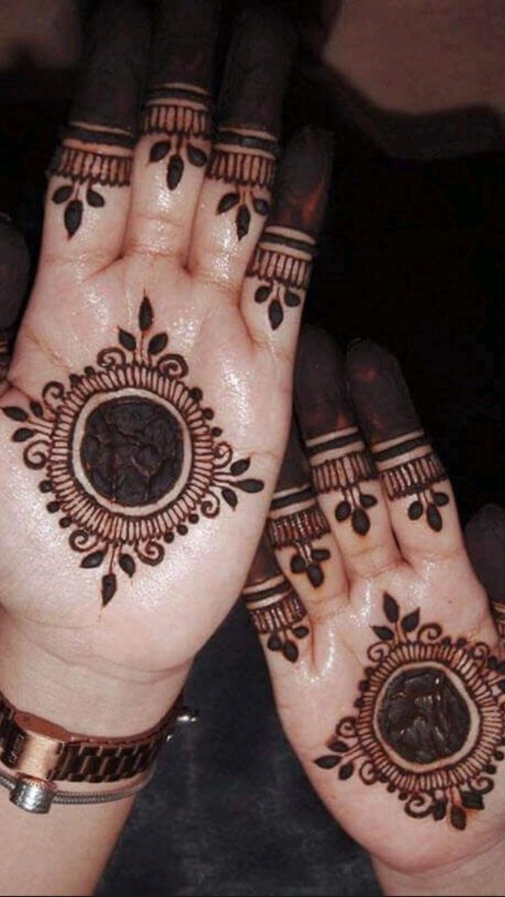 Simple Gol Tikki Mehndi Design Simple Gol Tikki Mehndi Design