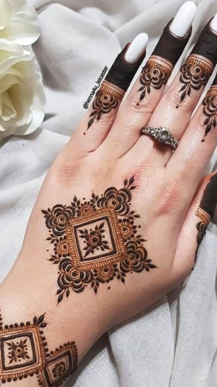 Simple Western Mehndi Design Simple Western Mehndi Design