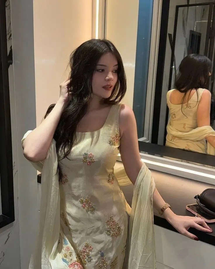 Single Girl Wallpapers