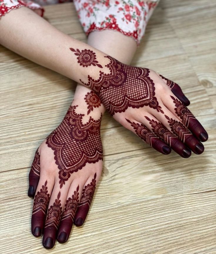 Stylish Arabic Mehndi Design