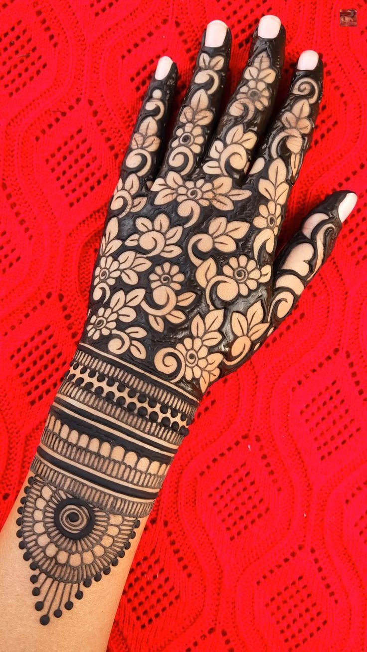 Stylish Back Hand Mehndi Design Stylish Back Hand Mehndi Design