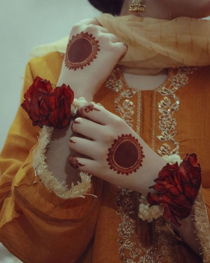 Stylish Back Hand Mehndi Design