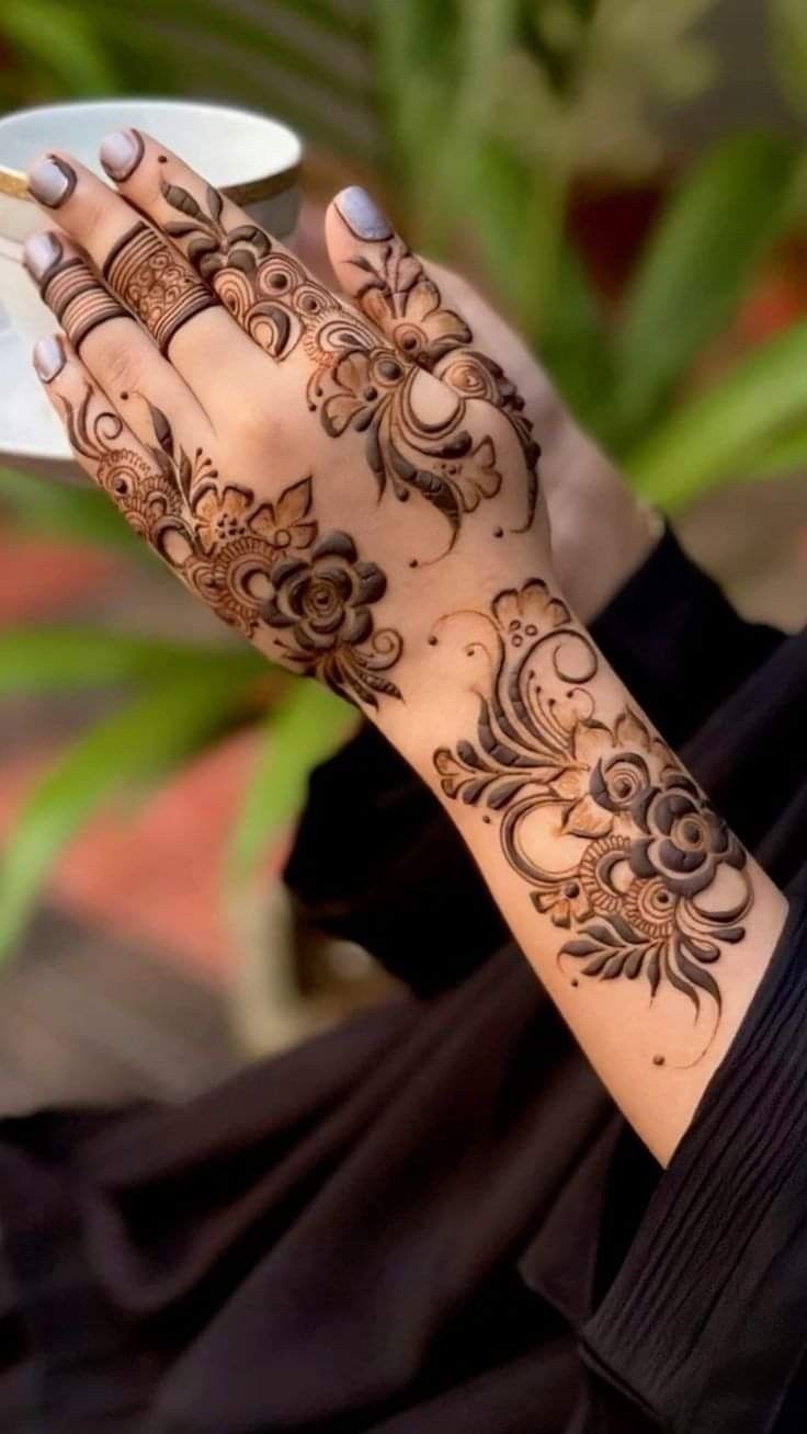 Stylish Khafif Mehndi Design Back Hand Stylish Khafif Mehndi Design Back Hand