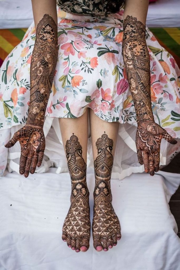 Stylish Leg Mehndi Design