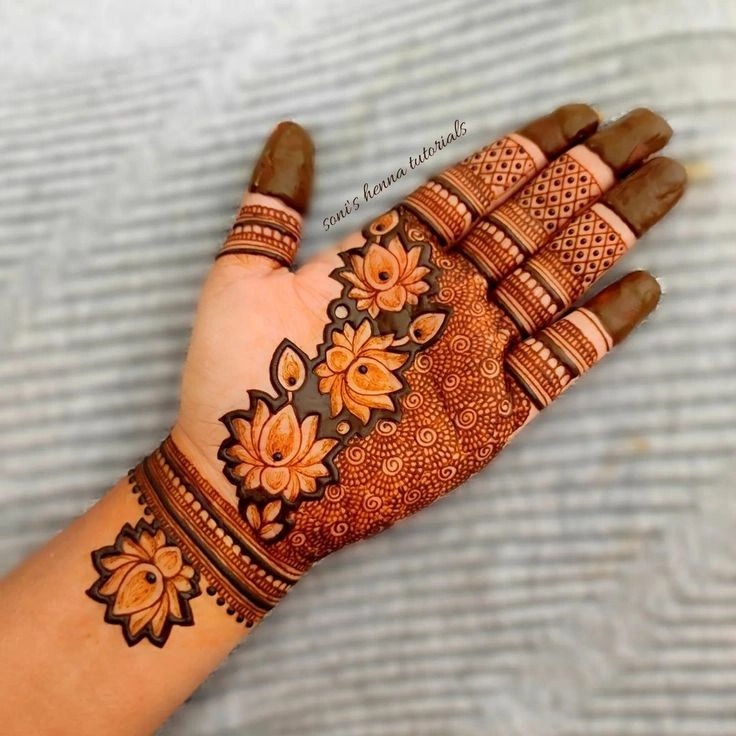 Stylish Mehndi Royal Back Hand Mehndi Design