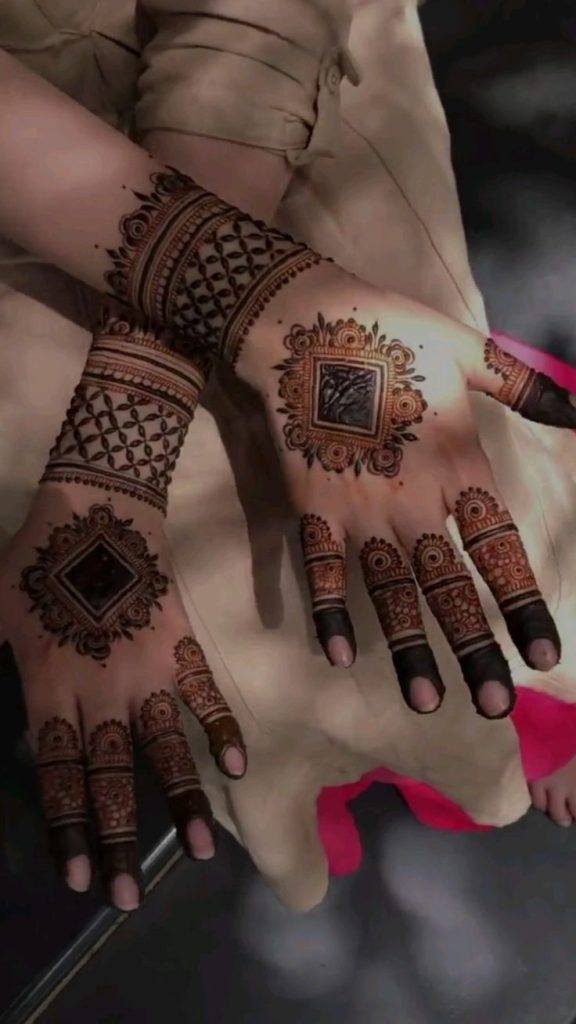Upper Hand Mehndi Design