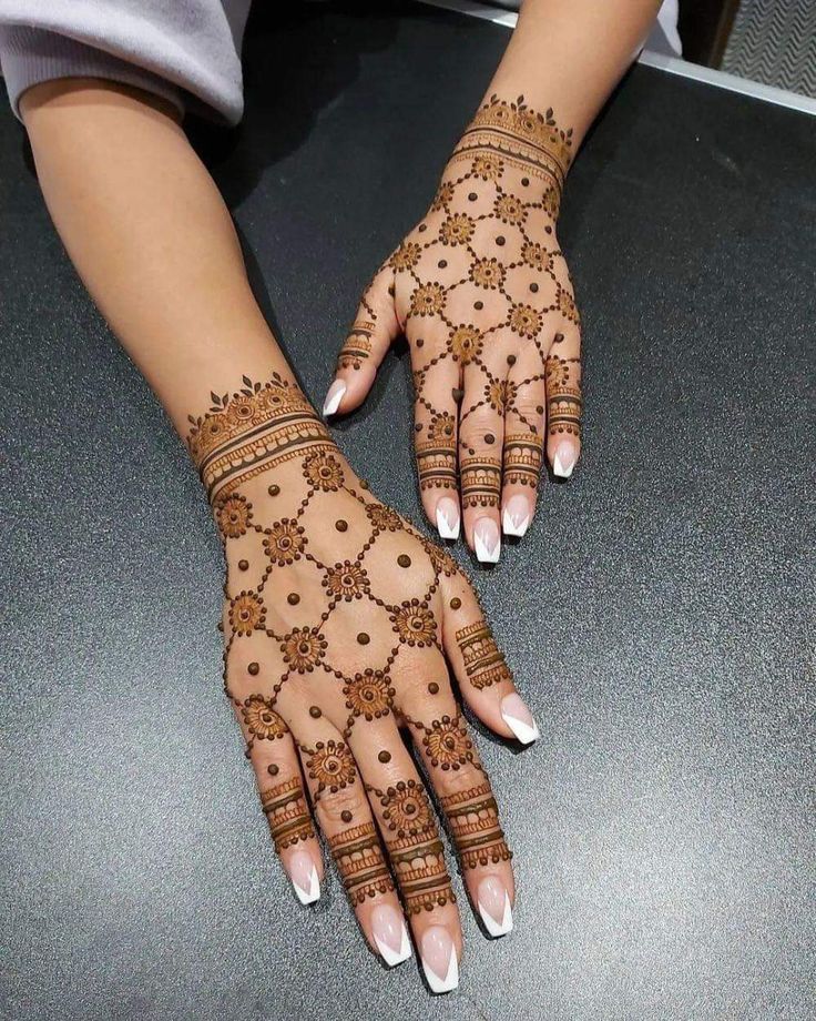 Western Mehndi Design Back Hand Western Mehndi Design Back Hand