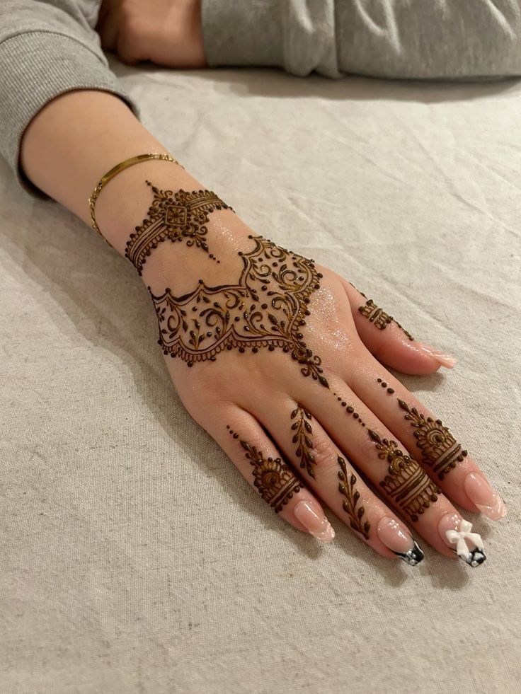 Western Mehndi Designs Western Mehndi Designs